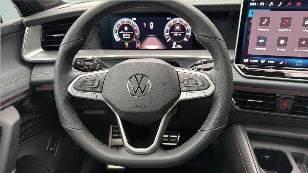 New 2026 Volkswagen Tiguan SE R-Line FWD image 12