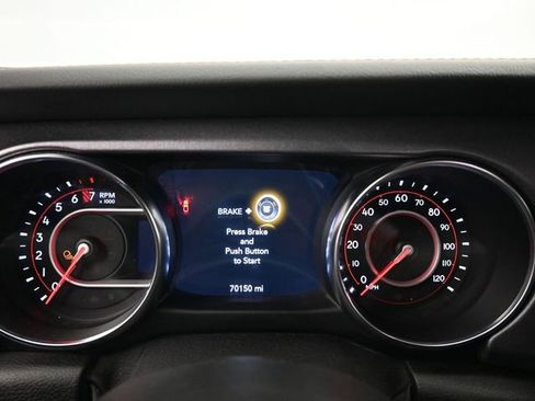 Used 2021 Jeep Gladiator Mojave AWD/4WD image 11