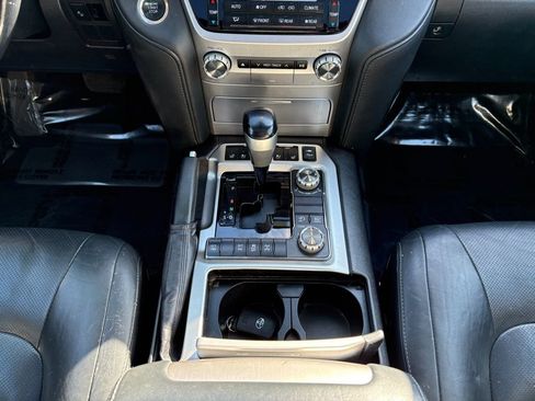 Certified 2016 Toyota Land Cruiser AWD/4WD image 32