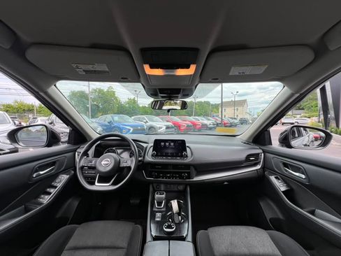 Used 2024 Nissan Rogue SV AWD/4WD image 19