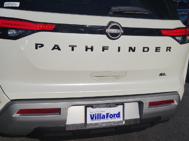 Used 2023 Nissan Pathfinder SL w/ Lighting Package (N92) FWD image 23