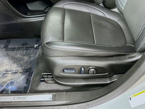 Used 2023 GMC Acadia SLT w/ Trailering Package image 29