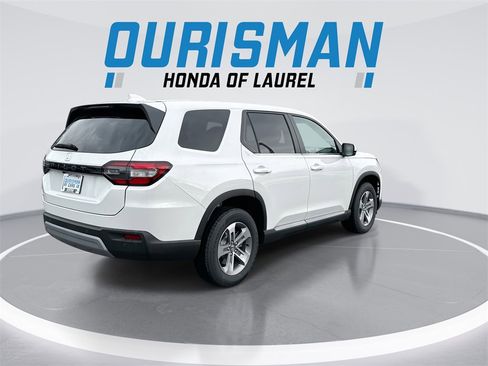 New 2025 Honda Pilot EX-L image 8