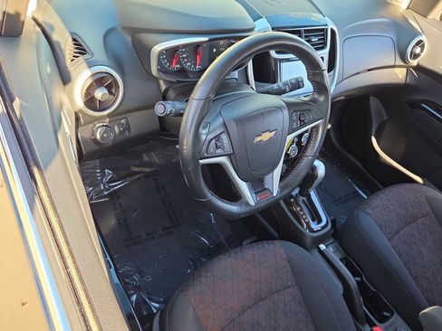 Used 2017 Chevrolet Sonic LT image 10