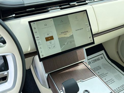 New 2026 Land Rover Range Rover SE image 28