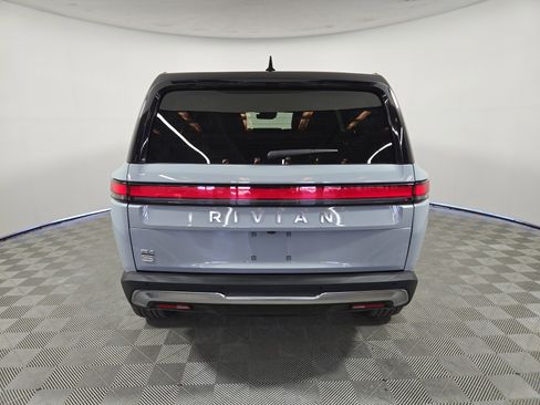 Used 2024 Rivian R1S Adventure AWD/4WD image 4