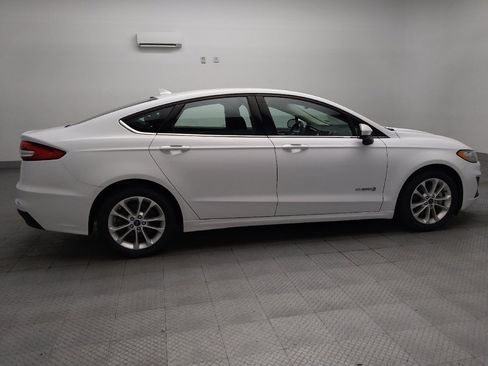 Used 2019 Ford Fusion SE FWD image 10