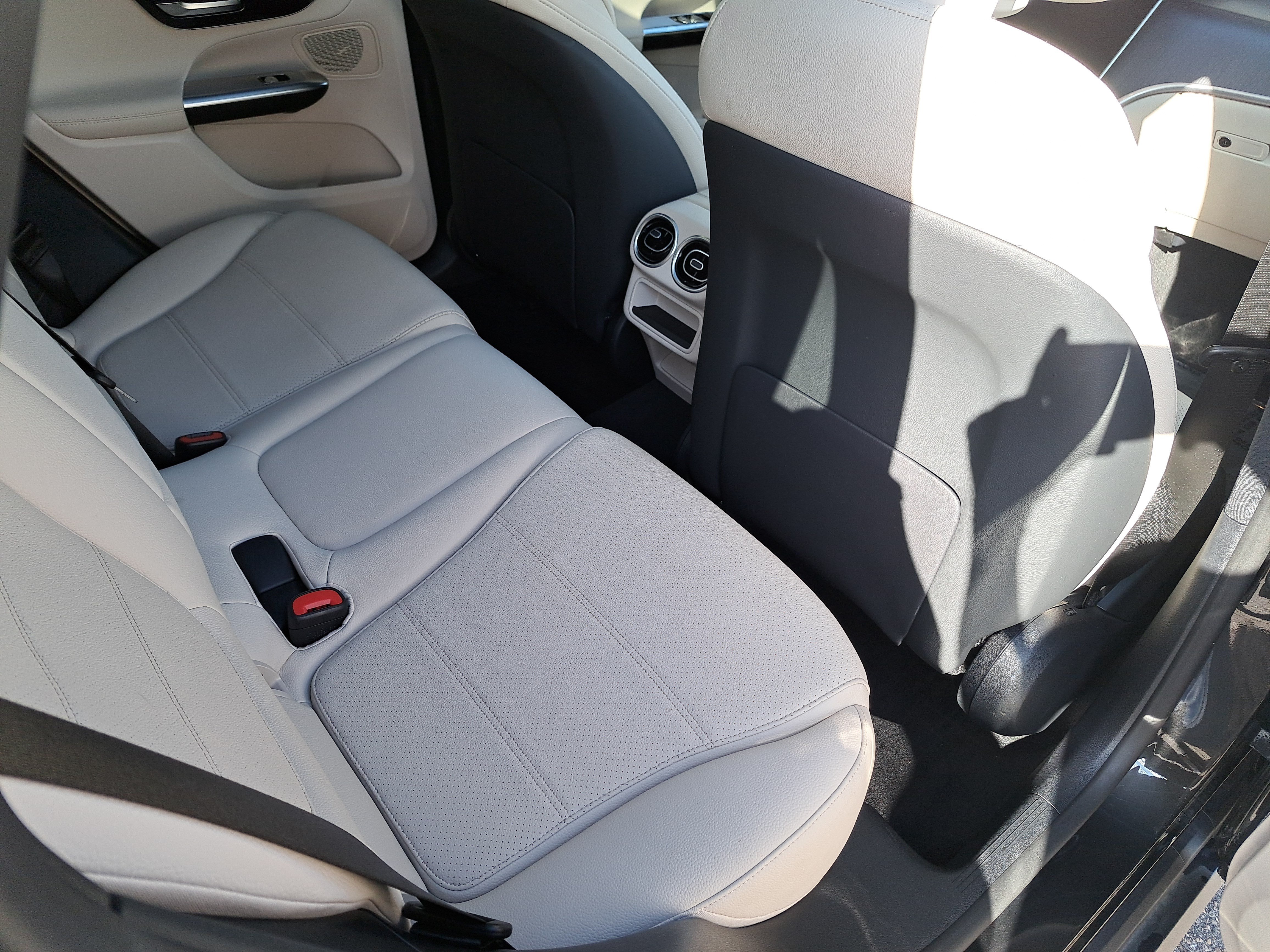 Used 2026 Mercedes-Benz GLC 300 4MATIC image 12