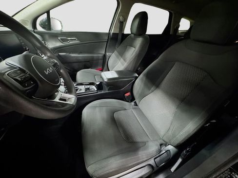Used 2023 Kia Sportage LX image 15