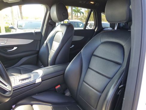 Used 2022 Mercedes-Benz GLC 300 4MATIC image 22