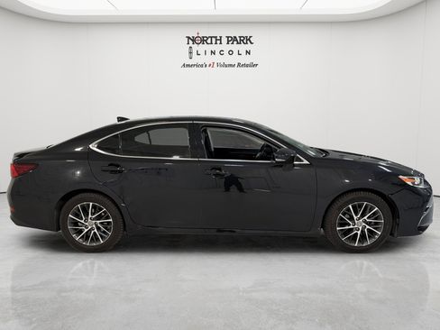 Used 2017 Lexus ES 350 w/ Luxury Package FWD image 6