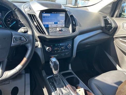 Used 2019 Ford Escape SEL image 17