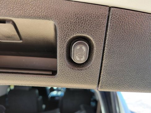 Used 2018 Chevrolet Tahoe Premier AWD/4WD image 40