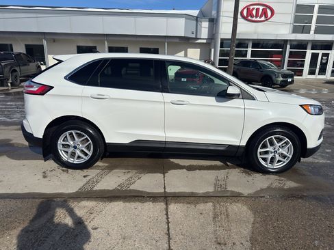 Used 2021 Ford Edge SEL w/ Convenience Package image 5