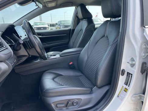 Used 2023 Toyota Camry SE image 7