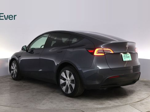 Used 2023 Tesla Model Y Long Range AWD/4WD image 17
