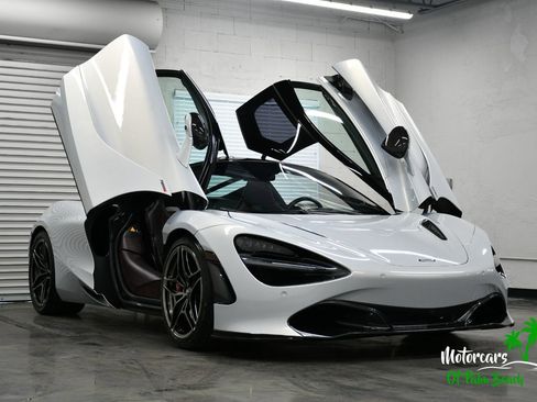 Used 2018 McLaren 720S RWD image 18