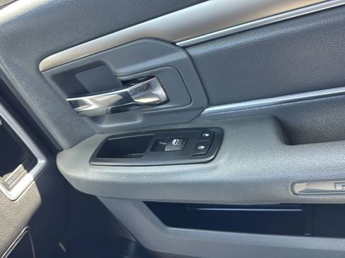 Used 2019 RAM 1500 Classic SLT w/ Luxury Group AWD/4WD image 12