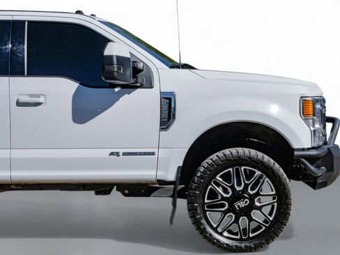 Used 2022 Ford F350 Lariat image 7