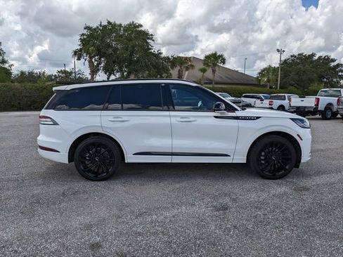 Used 2025 Lincoln Aviator Reserve w/ Luxury Package AWD/4WD image 3