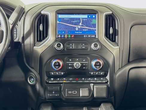 Used 2022 GMC Sierra 3500 Denali w/ Denali Black Diamond Edition AWD/4WD image 12