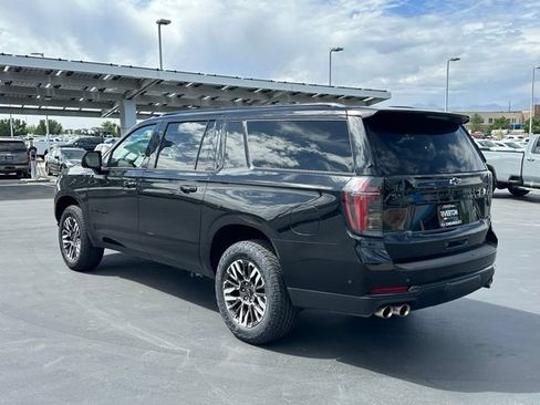 Certified 2025 Chevrolet Suburban Z71 AWD/4WD image 3