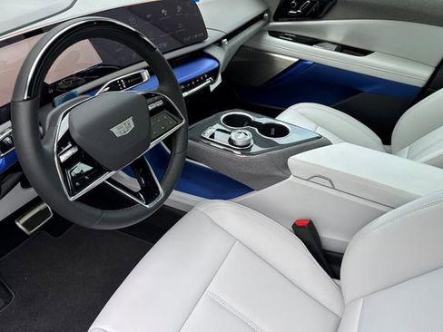 New 2026 Cadillac Optiq Luxury 1 image 10