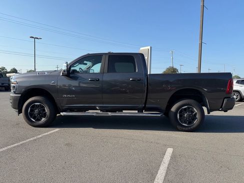 Used 2025 RAM 3500 Laramie AWD/4WD image 4