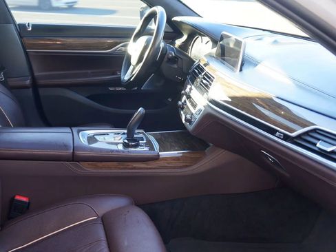 Used 2016 BMW 750i xDrive 750i xDrive Sedan 4D image 10