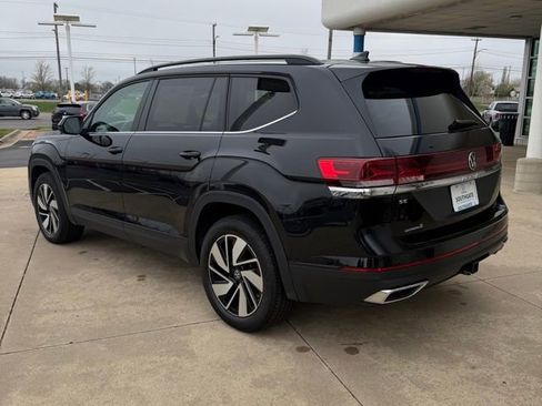 Used 2025 Volkswagen Atlas SE AWD/4WD image 3