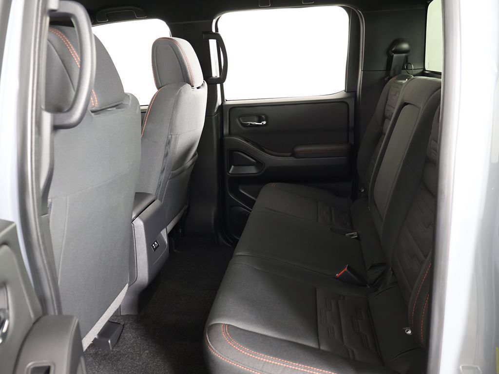 Used 2024 Nissan Frontier PRO-4X w/ Technology Package AWD/4WD image 33