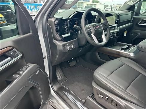 New 2026 GMC Sierra 2500 SLT w/ SLT Premium Package AWD/4WD image 19