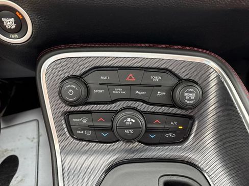 Used 2017 Dodge Challenger GT w/ Driver Convenience Group AWD/4WD image 19