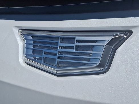 New 2026 Cadillac Lyriq Luxury AWD/4WD image 15