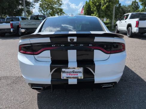 Used 2016 Dodge Charger SXT RWD image 5