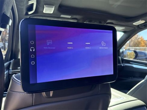 Certified 2025 Cadillac Escalade ESV Premium Luxury Platinum w/ LPO, Floor Liner Package image 19