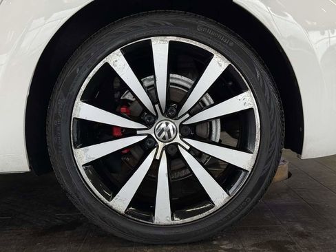Used 2014 Volkswagen Beetle R-Line FWD image 27