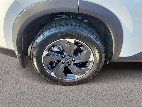 Used 2024 Nissan Rogue SV w/ SV Premium Package FWD image 7
