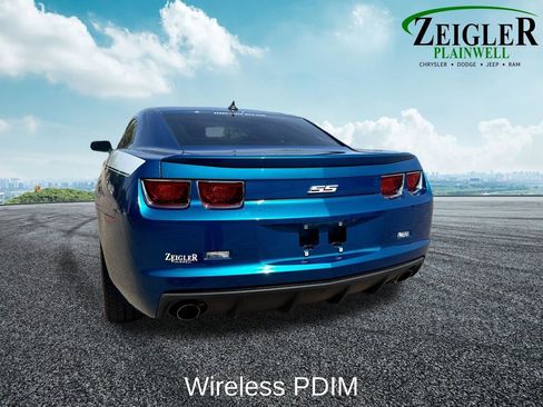 Used 2010 Chevrolet Camaro SS w/ RS Package RWD image 5