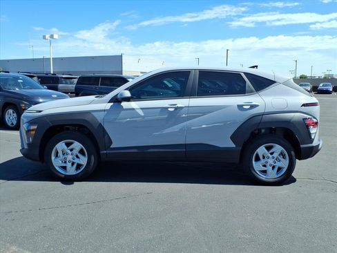 Used 2026 Hyundai Kona SE AWD/4WD image 2