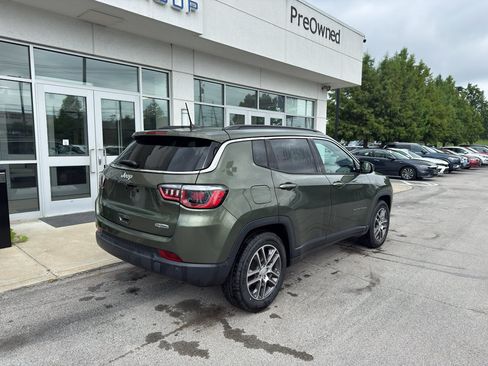 Used 2020 Jeep Compass Latitude FWD image 3