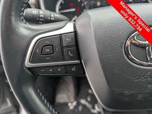 Used 2022 Toyota Highlander XLE image 18