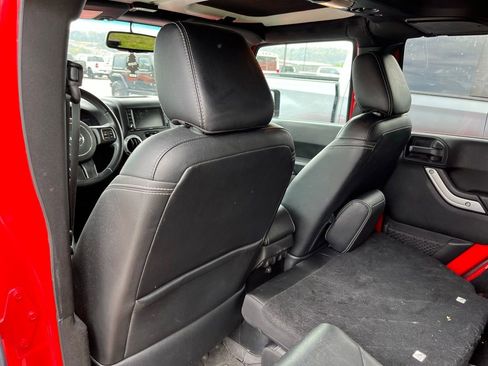 Used 2017 Jeep Wrangler Unlimited Rubicon image 8