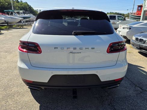 Used 2018 Porsche Macan AWD/4WD image 10