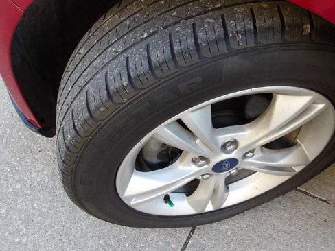 Used 2014 Ford Focus SE w/ SE Winter Package image 37