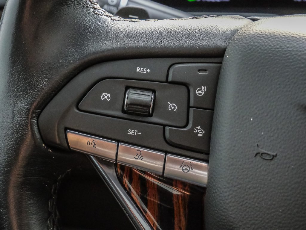 Used 2023 Cadillac Escalade Premium Luxury AWD/4WD image 36