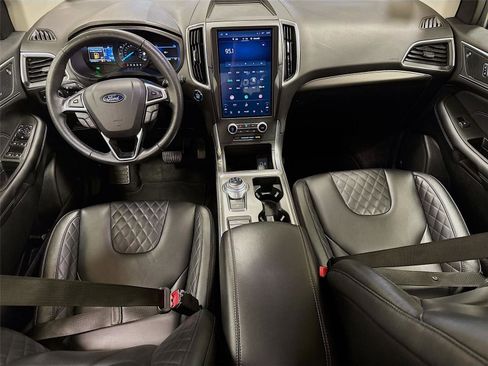 Used 2024 Ford Edge Titanium image 22