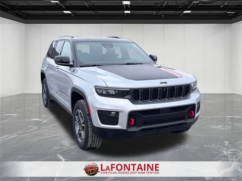 Certified 2022 Jeep Grand Cherokee Trailhawk w/ Luxury Tech Group III image 7