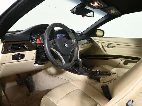 Used 2010 BMW 328i Convertible RWD image 4