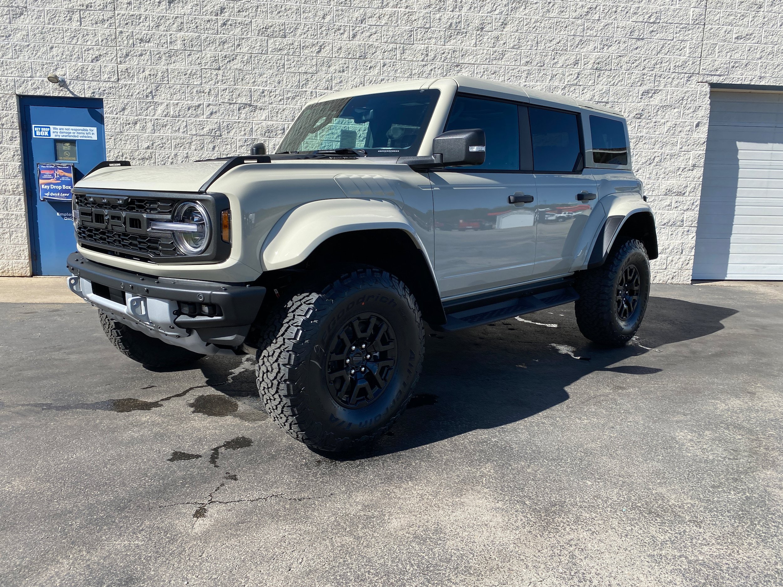 New 2026 Ford Bronco Raptor AWD/4WD image 3